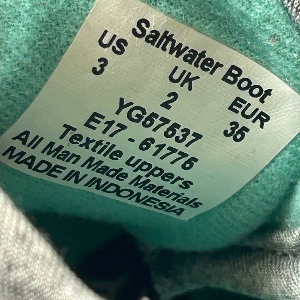 Sperry Saltwater Boot Y3 (W5). Grey fabric/grey rubber base w/green. Great shape